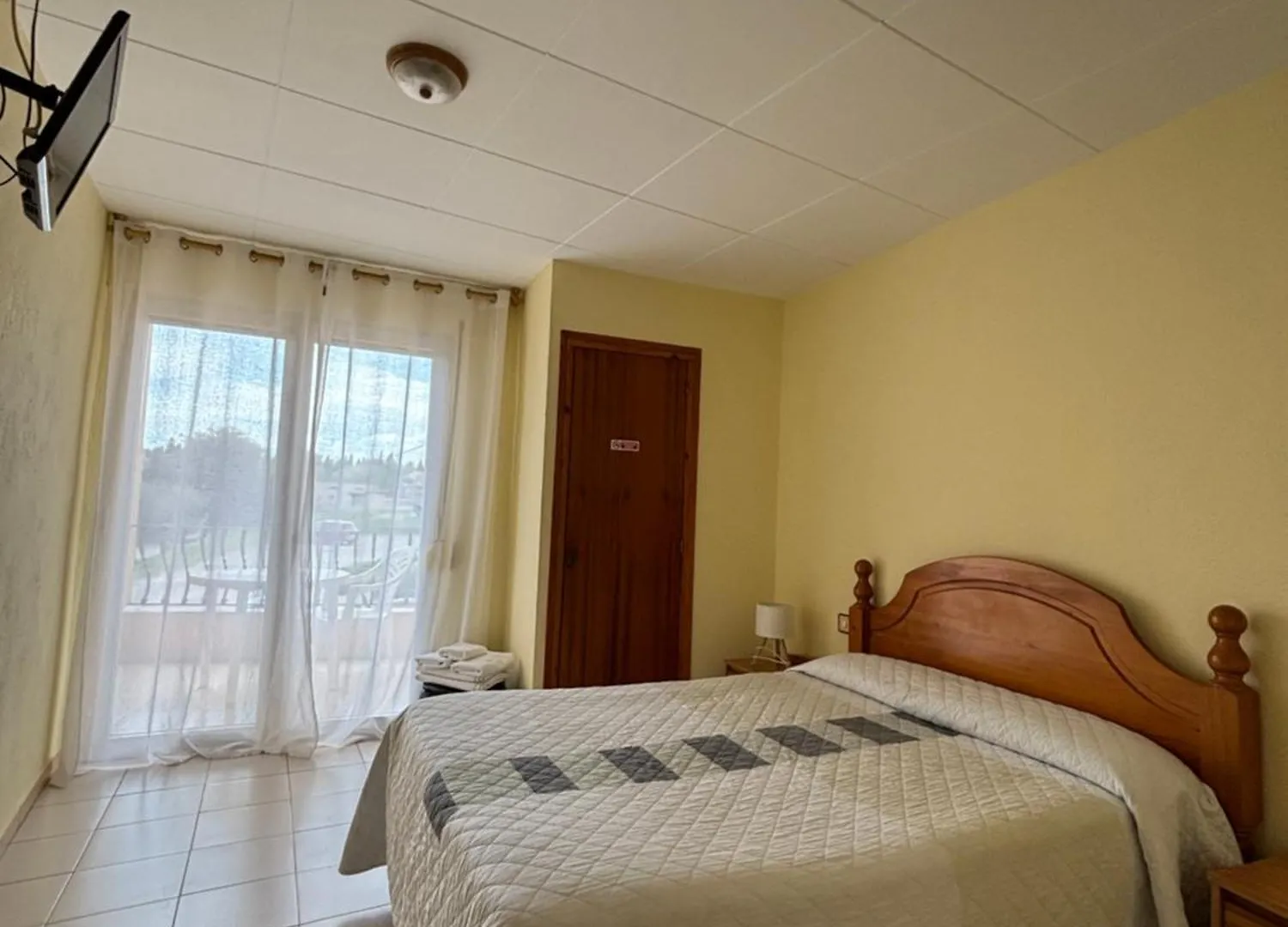 Pensio L'Avi Pep Guest House Saus