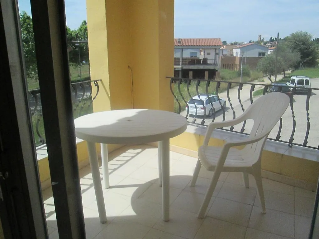 Pensio L'Avi Pep Guest House Saus 3*,