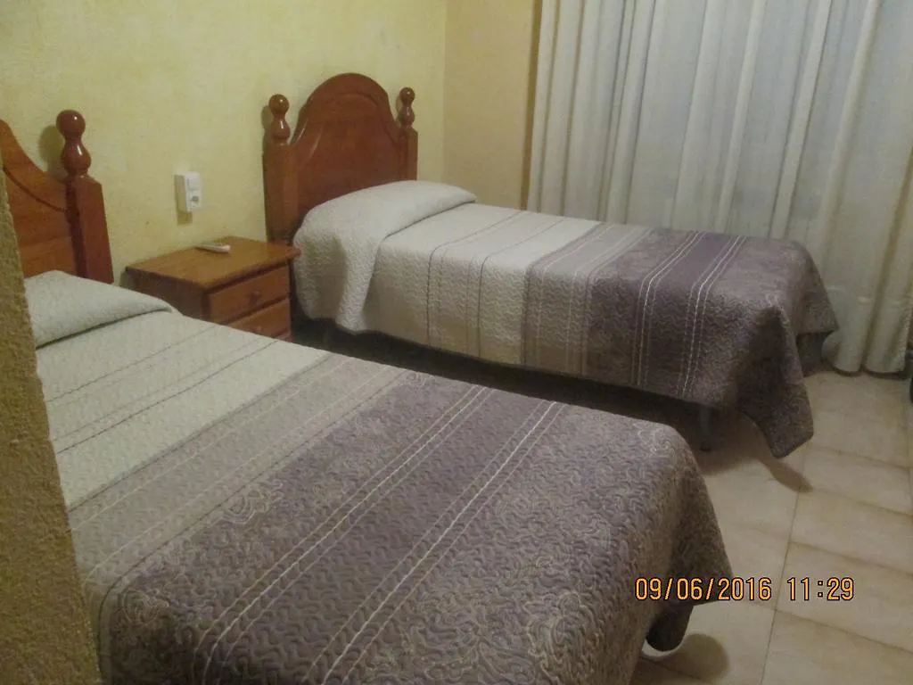 Pensio L'Avi Pep Guest House Saus
