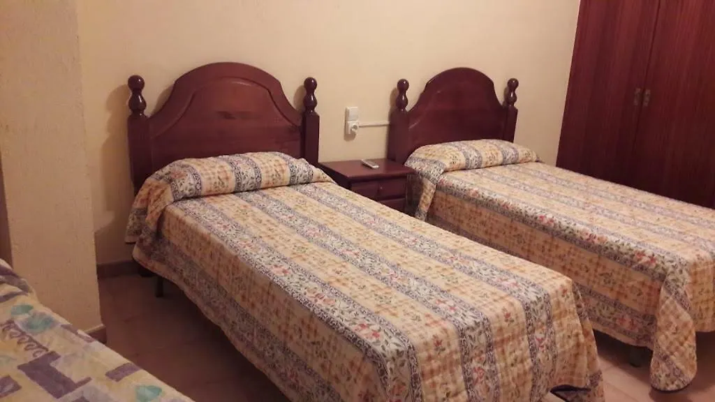 Pensio L'Avi Pep Guest House Saus