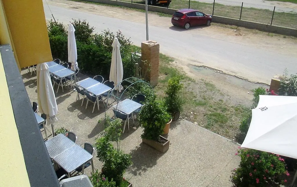 Pensio L'Avi Pep Guest House Saus