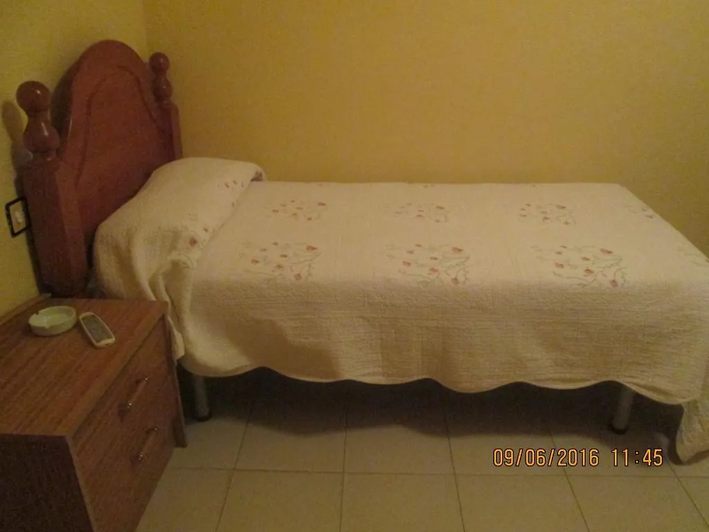 Pensio L'Avi Pep Guest House Saus