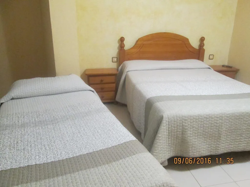 Pensio L'Avi Pep Guest House Saus